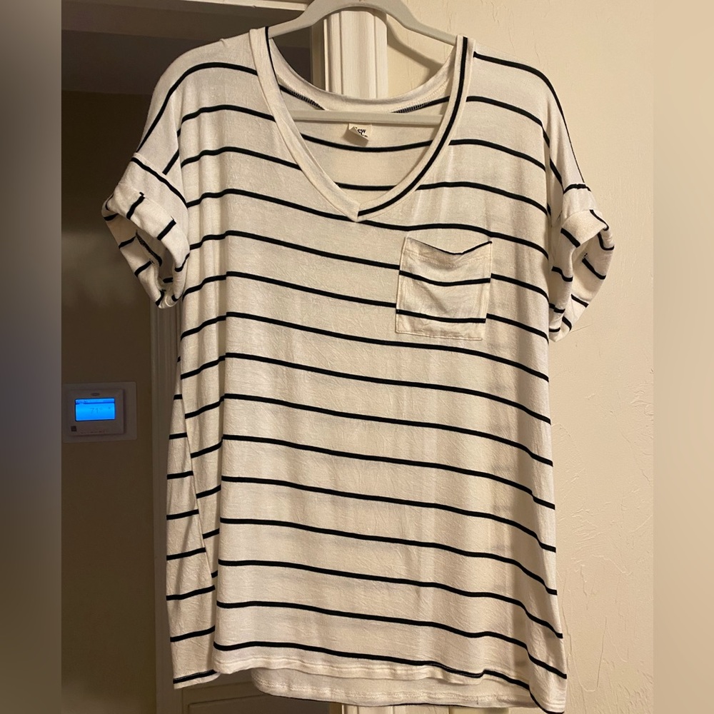 SUPER SOFT, White and Black striped tee, size Medium